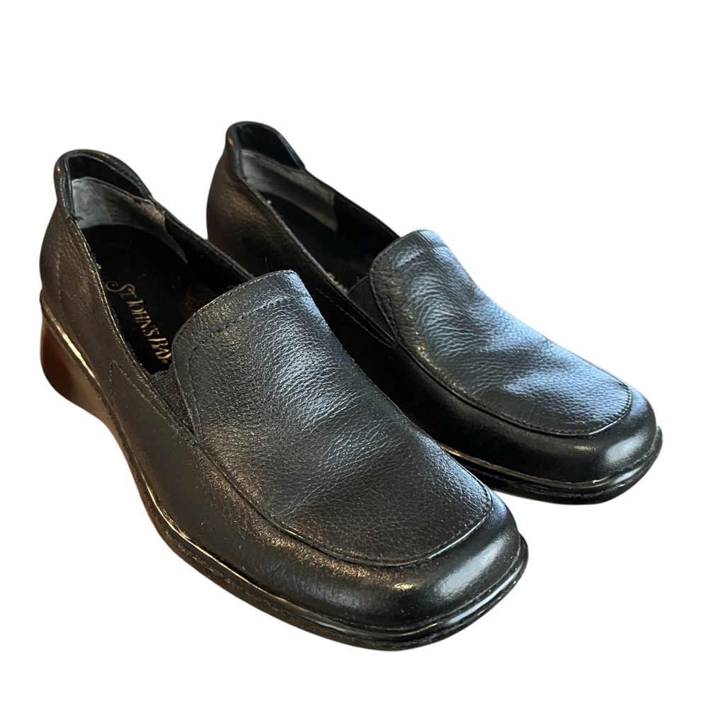 St. John's Bay Black Leather Flats Lofter Woman Shoes Size 7M